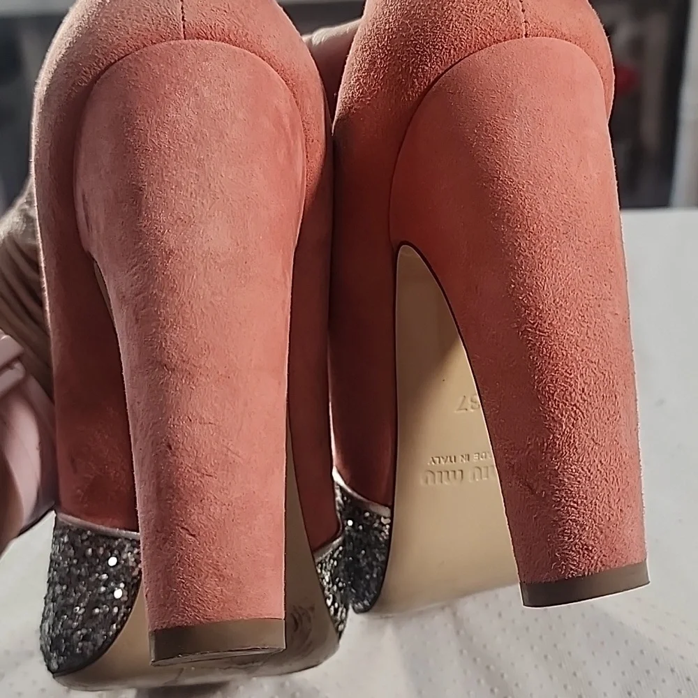 Miu Miu Silver Coral Coarse Glittery and Suede Peep Toe Pumps Heels. 37 - Picture 7 of 13